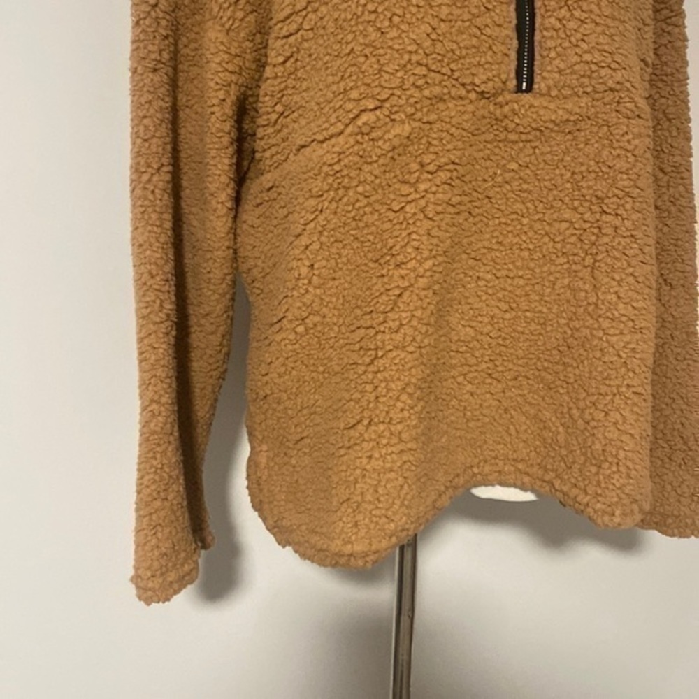 Crescent Fleece - Picture 4 of 5